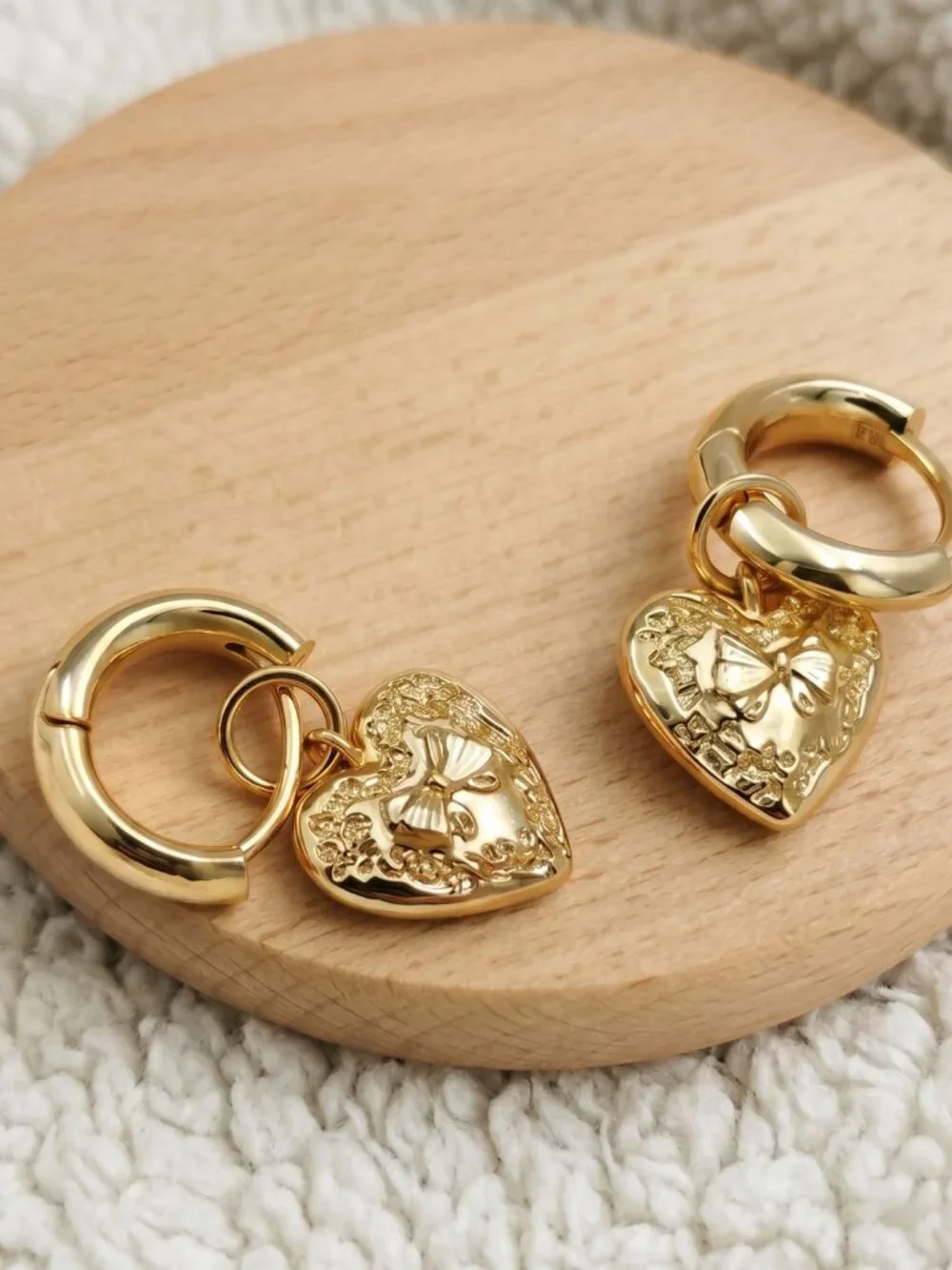 Kendra Scott LoveShackFancy Heart Huggie Earrings - Picture 2 of 2